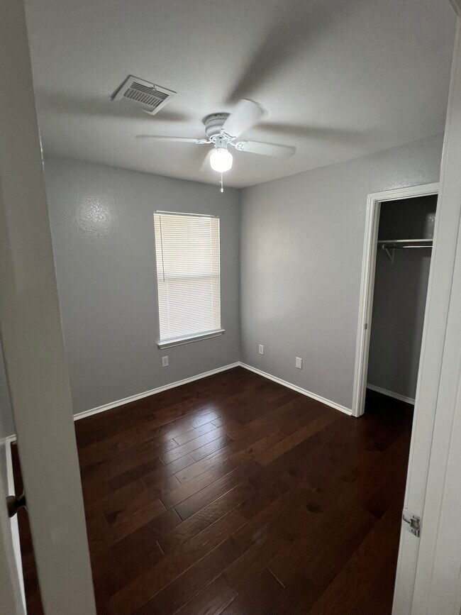 Building Photo - 3734 Candleglenn