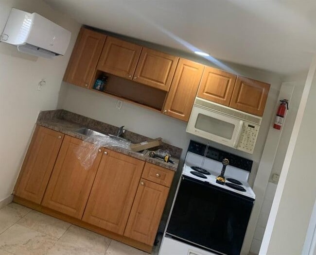 Building Photo - 2830 NE 7th Terrace