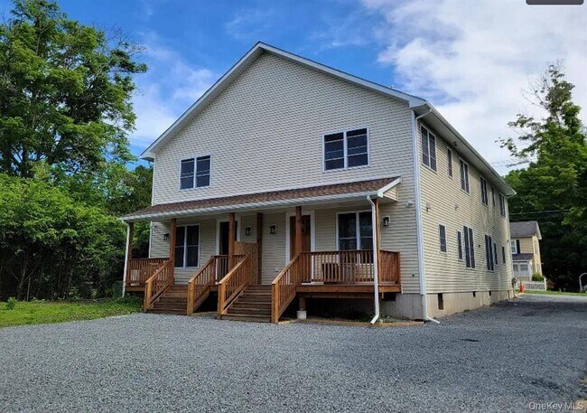 Primary Photo - 127 Pine St