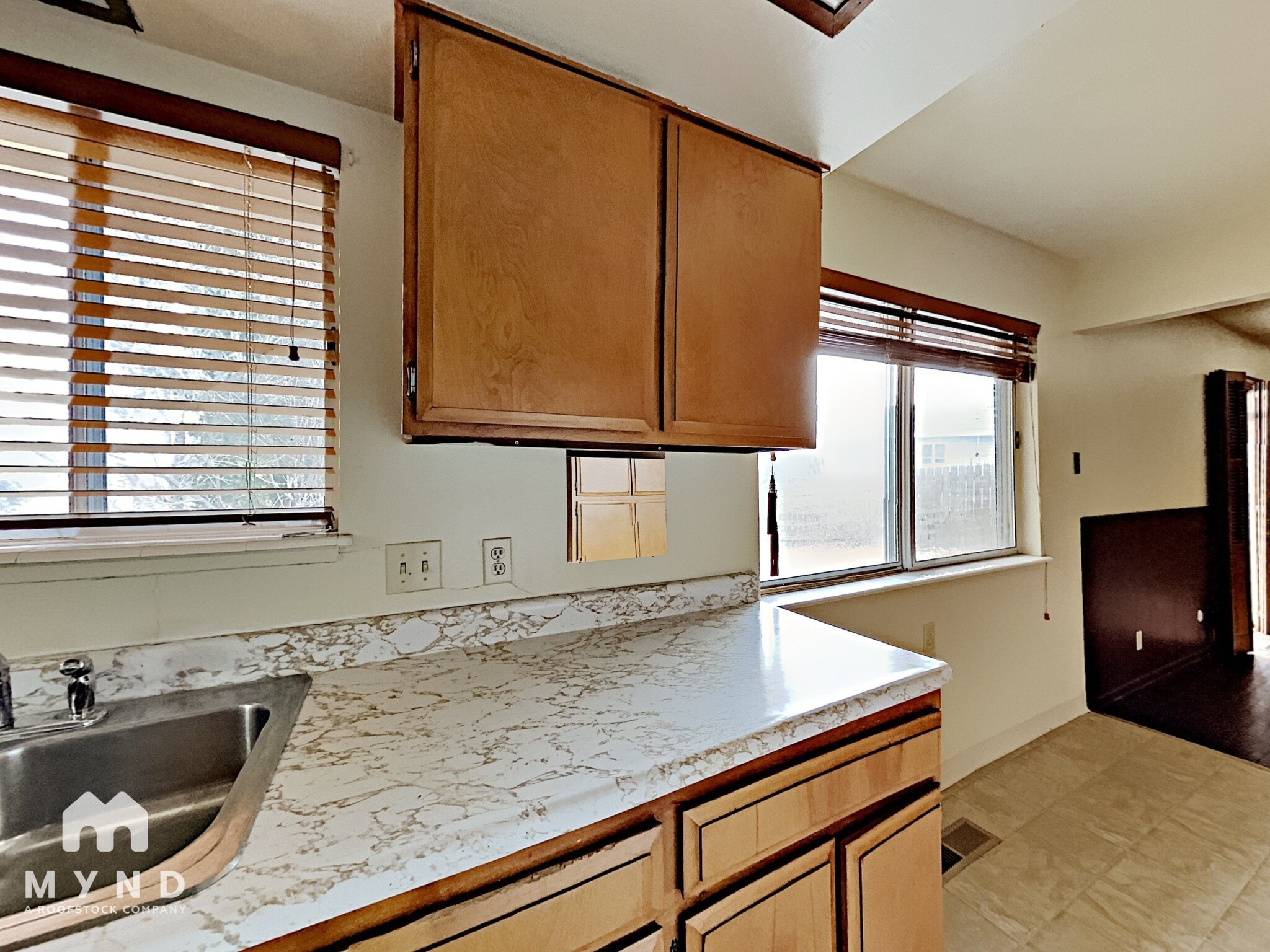 Building Photo - 750 Rhode Island Dr