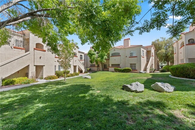 Building Photo - 525 Indian Princess Dr