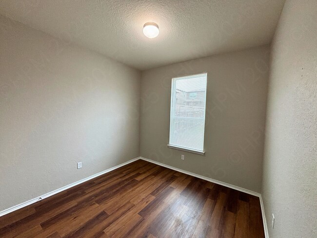 Building Photo - 10330 Gibbons Creek