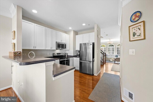 Building Photo - 166 Comay Terrace