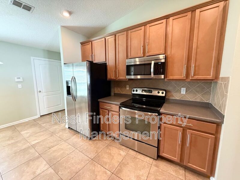 Building Photo - 551 Glendale Ln