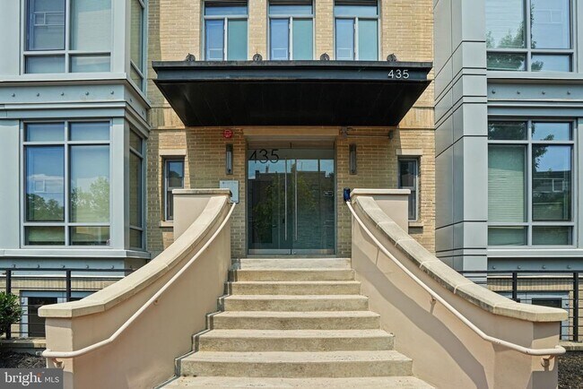 Building Photo - 435 R St NW