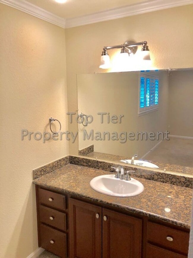 Building Photo - 3 Bd/2 Ba (plus office), 1496 sf ranch-sty...