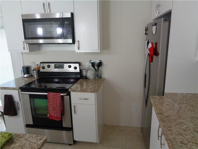 Building Photo - 210 E 32nd St