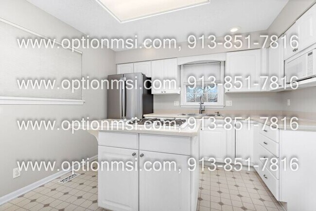 Building Photo - Lenexa West Subdivision