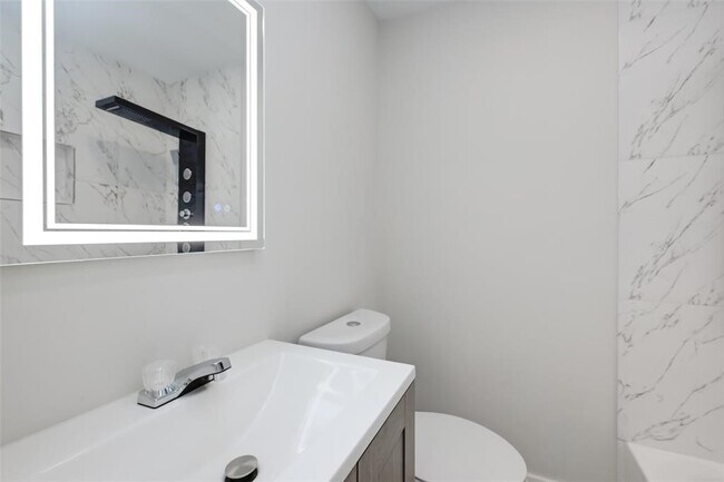 Building Photo - 1747 Wroxton Ct