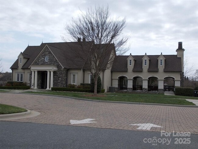 Building Photo - 2207 Eversham Dr NW