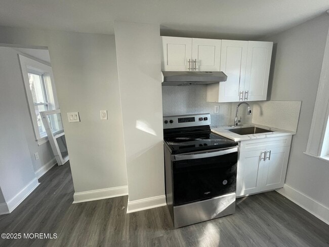 Building Photo - 405 Myrtle Ave