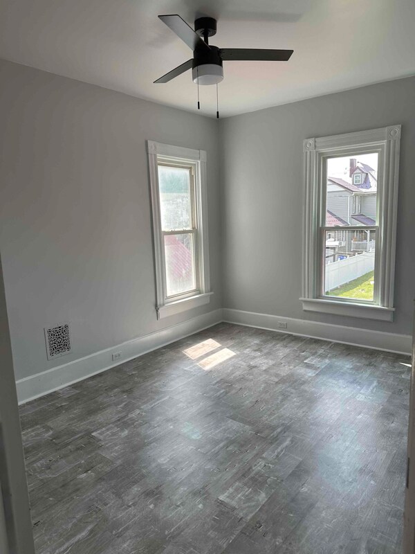 Building Photo - 307 Loucks Ave