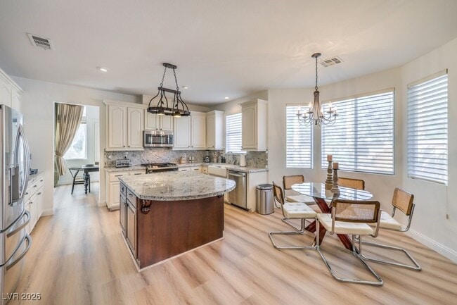 Building Photo - 249 Timber Hollow St