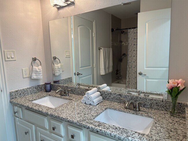 Building Photo - 9626 Magnolia Ridge Dr