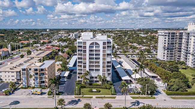 Building Photo - 3901 S Flagler Dr