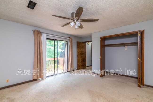 Building Photo - 9124 Woodpark Ln NW