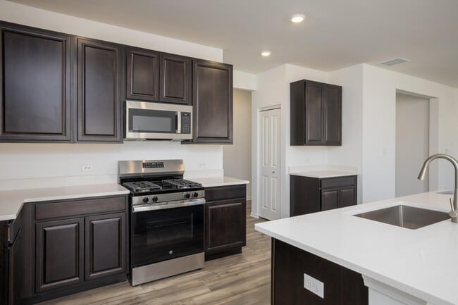 Building Photo - 6052 E 116th Pl