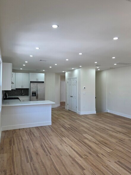 Building Photo - 9421 85th Rd