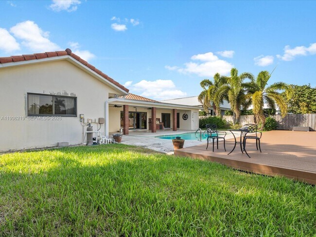 Building Photo - 21151 NE 22nd Ct