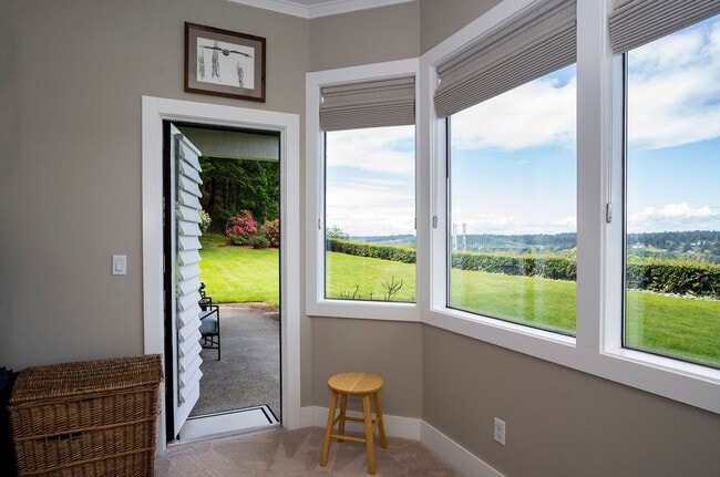 Building Photo - Sweeping waterfront views in this 2-Bedroo...