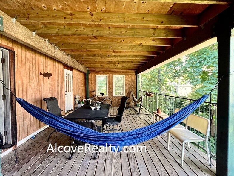 Building Photo - 225 Summer St