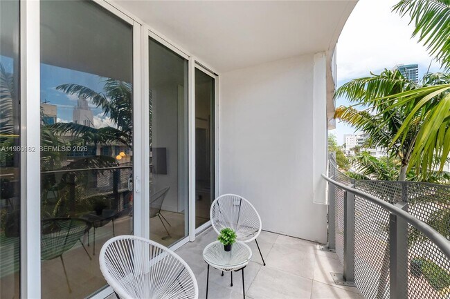 Building Photo - 2100 Park Ave