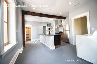 Building Photo - 3323 Cherokee-2nd Floor