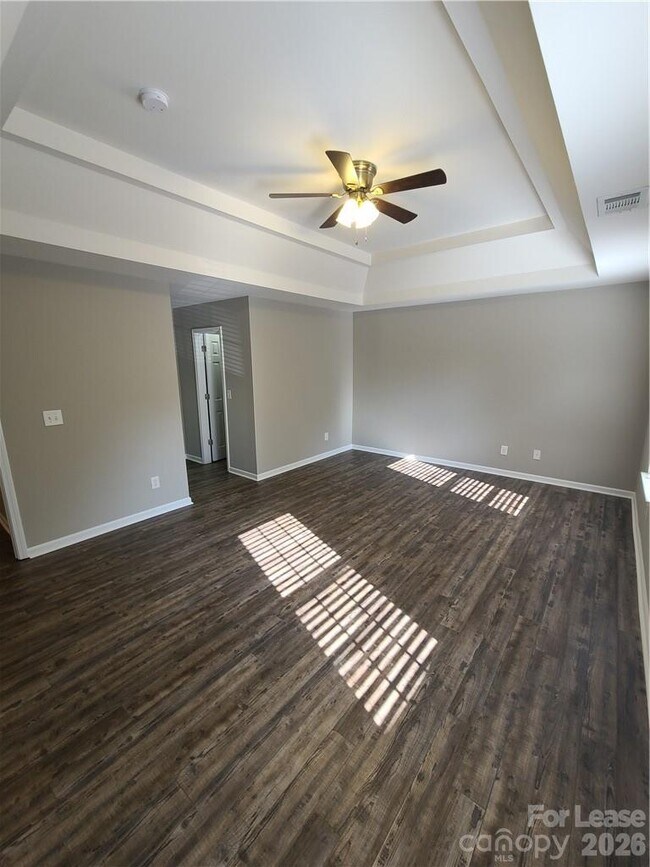 Building Photo - 19231 Kanawha Dr