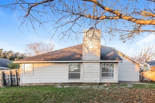 Building Photo - 138 Woodcreek Dr