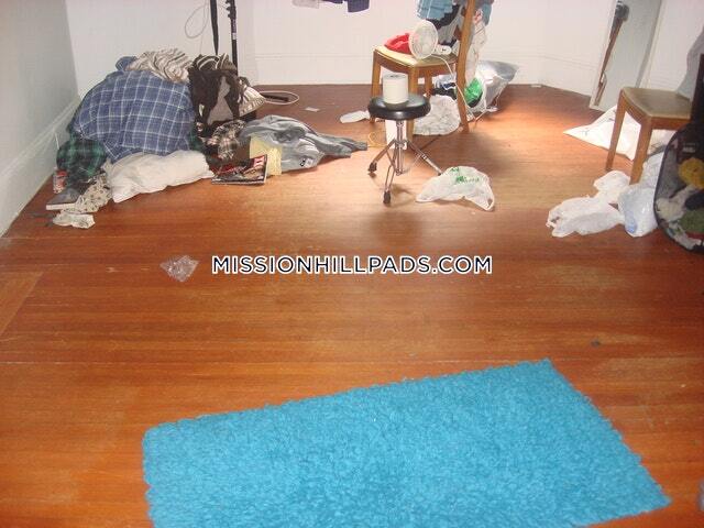 Building Photo - 40 Hillside St