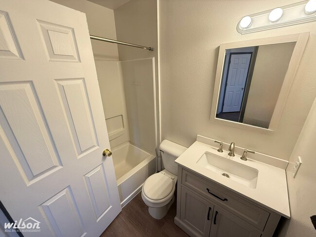 Building Photo - Modern Townhouse Living – 3 Beds, 2.5 Bath...