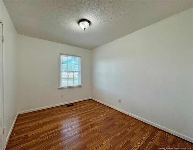 Building Photo - 703 Odell Rd