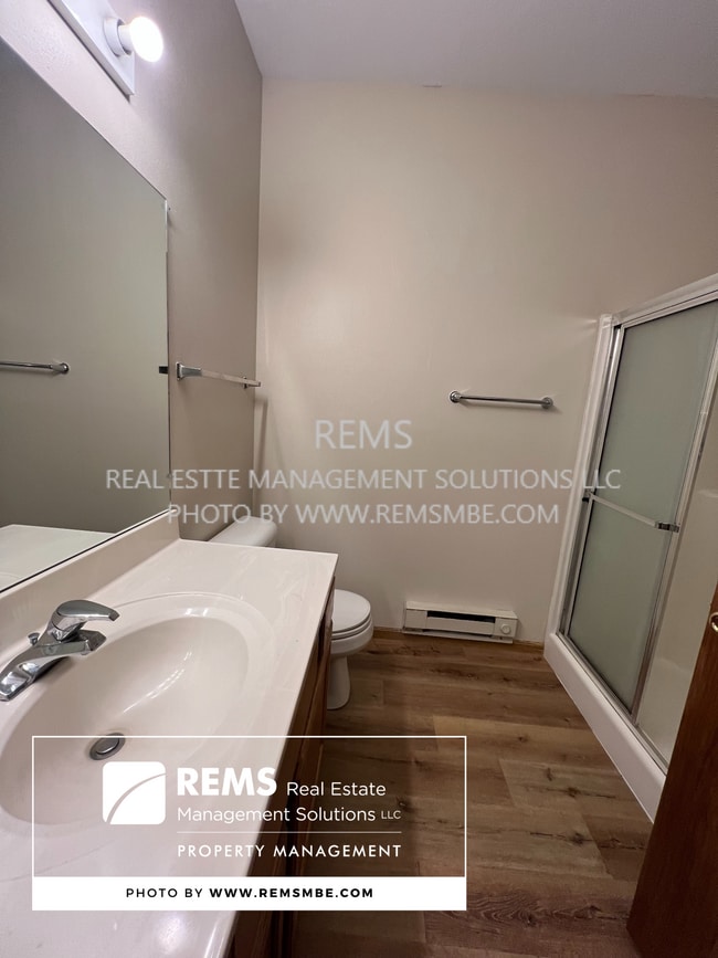 Building Photo - 33 Grand Canyon Dr