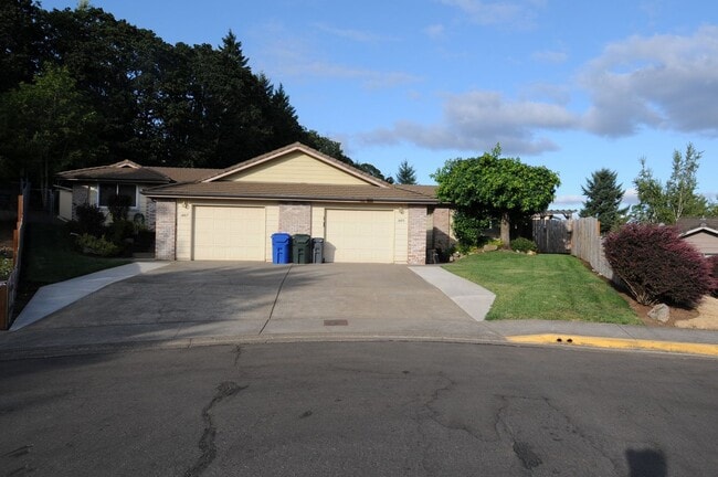 Building Photo - South Salem Neighborhood