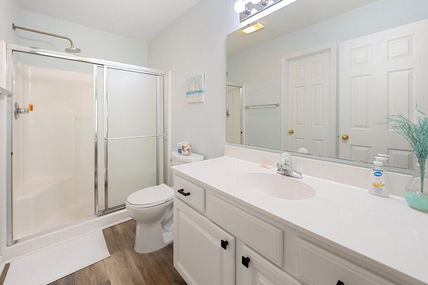 Building Photo - 719 Blue Stem Dr