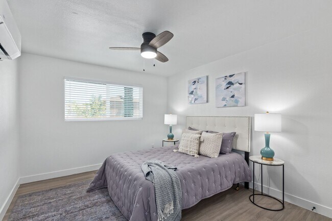 Building Photo - 1 Bed | 1 Bath -  Renovated Ground Level Unit near ASU!