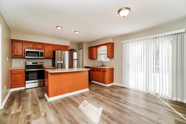 Building Photo - 283 Pinecrest Dr