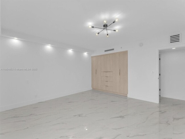 Building Photo - 19707 Turnberry Way