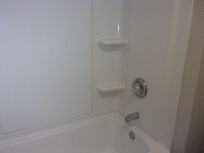 Building Photo - Recently Updated and Refreshed 3 Bedroom 2 Bath Home in Fort Mill