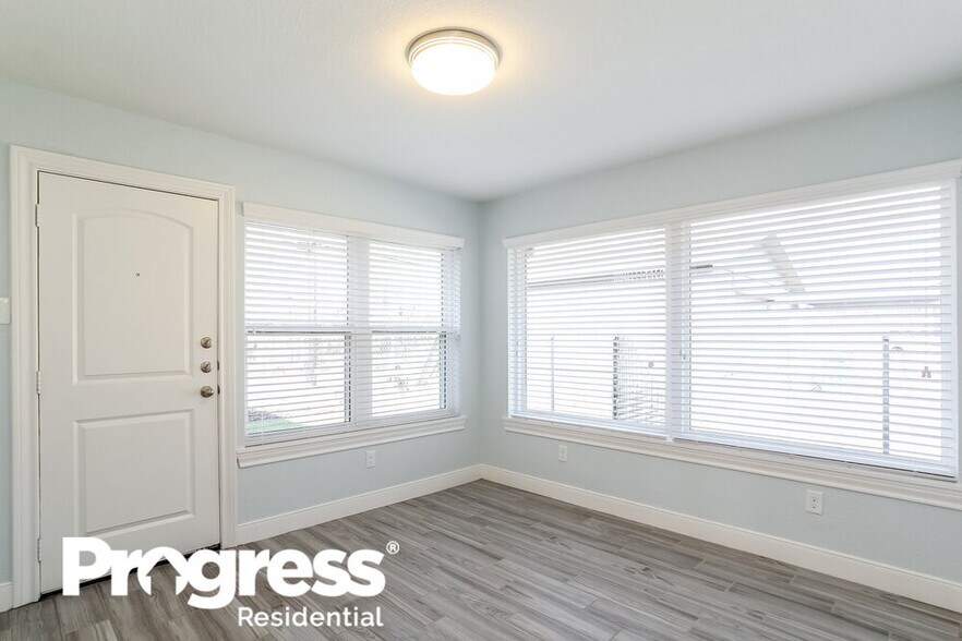 Building Photo - 1140 Glenda St