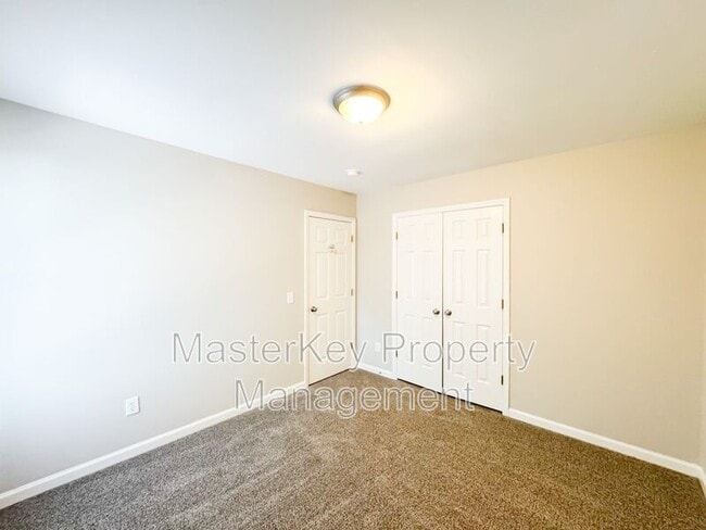 Building Photo - 2816 Isabella Dr