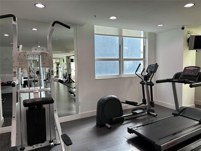 Building Photo - 234 NE 3rd St