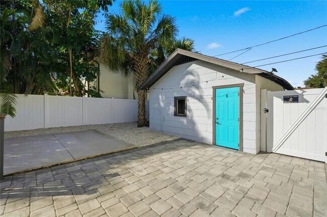 Building Photo - 313 23rd Ave N