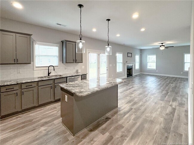 Building Photo - 1833 Bluffside Dr