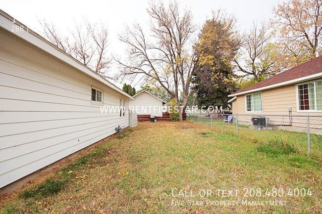 Building Photo - 1410 E Clark St