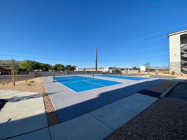 Building Photo - APARTMENT IN GREAT LOCATION FOR RENT!