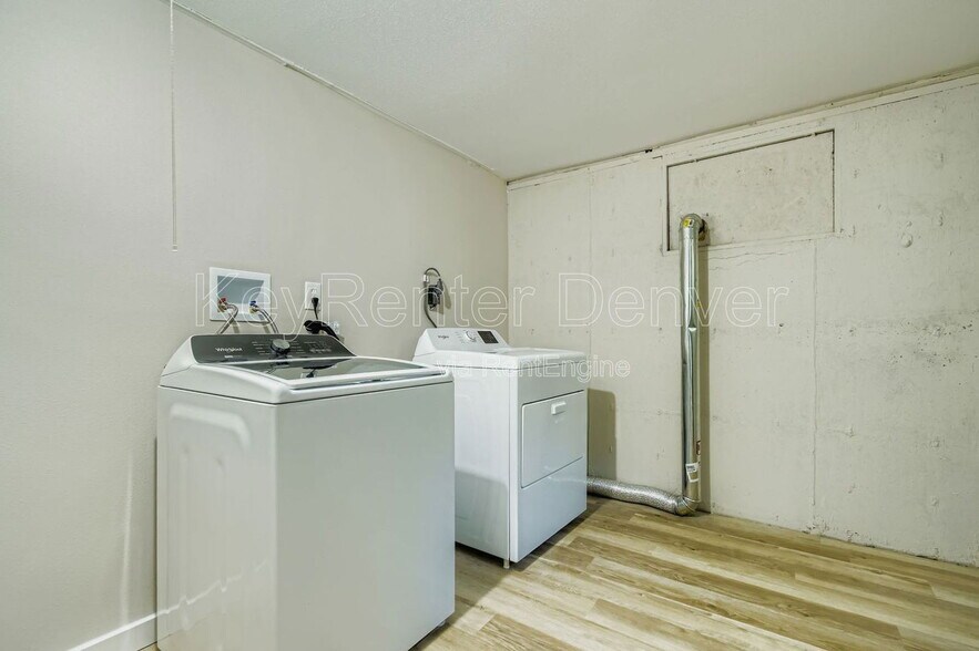 Building Photo - 10922 E 4th Way