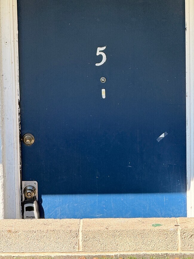 Building Photo - 8576 S 300 E