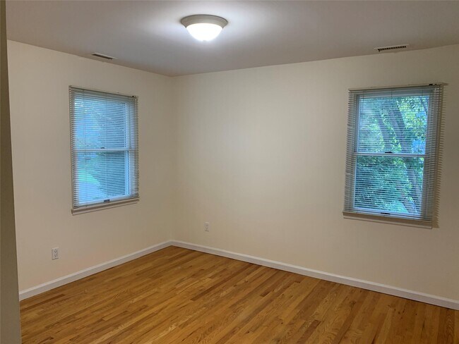 Building Photo - 243 Boulevard