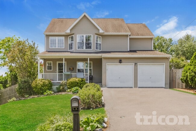 Building Photo - 4862 Somers Ave